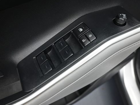 Certified 2023 Toyota Highlander LE image 6