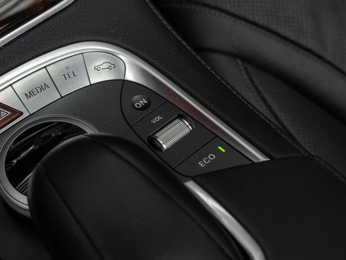 Used 2014 Mercedes-Benz S 550 Sedan image 33