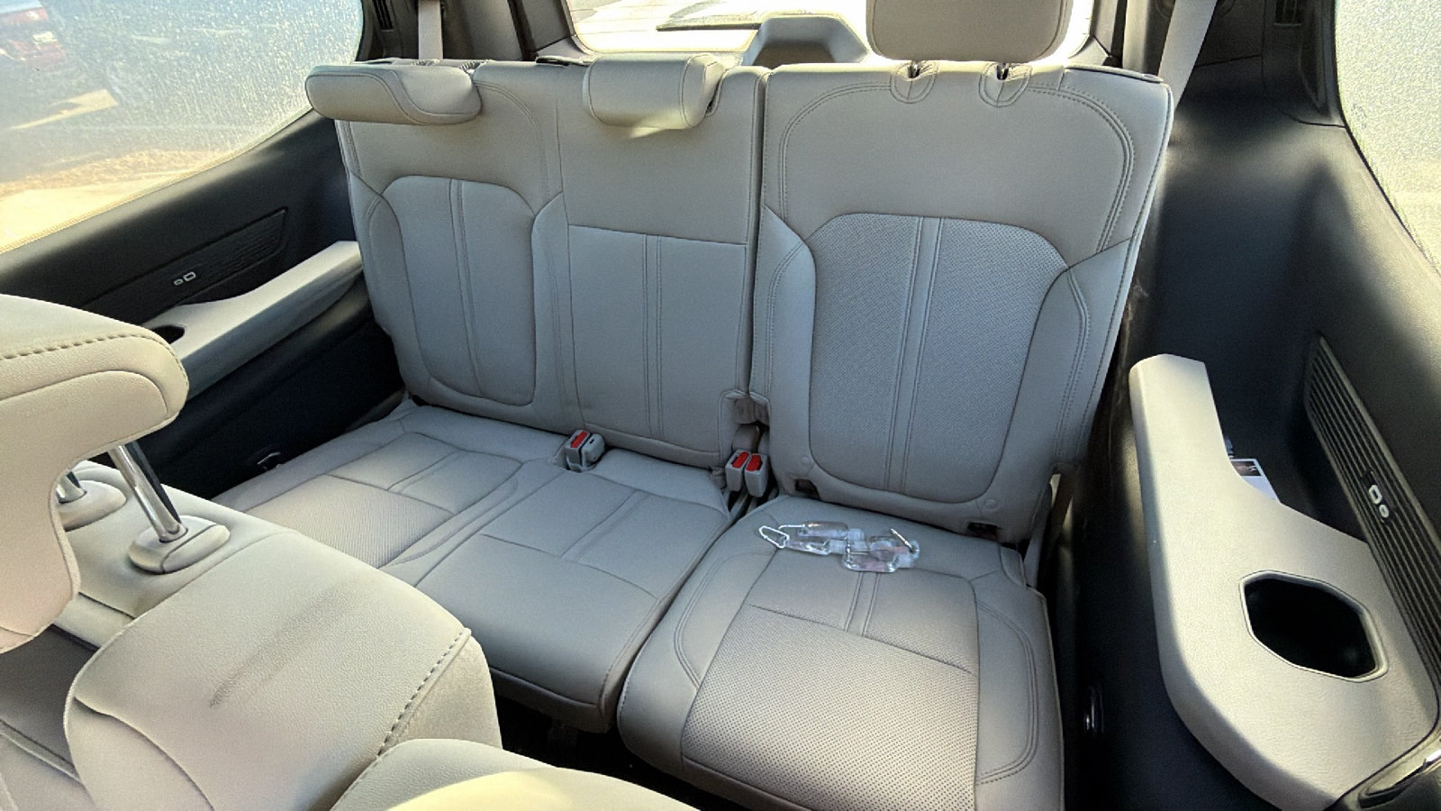 Used 2025 Jeep Wagoneer 4WD w/ Premium Group I image 26