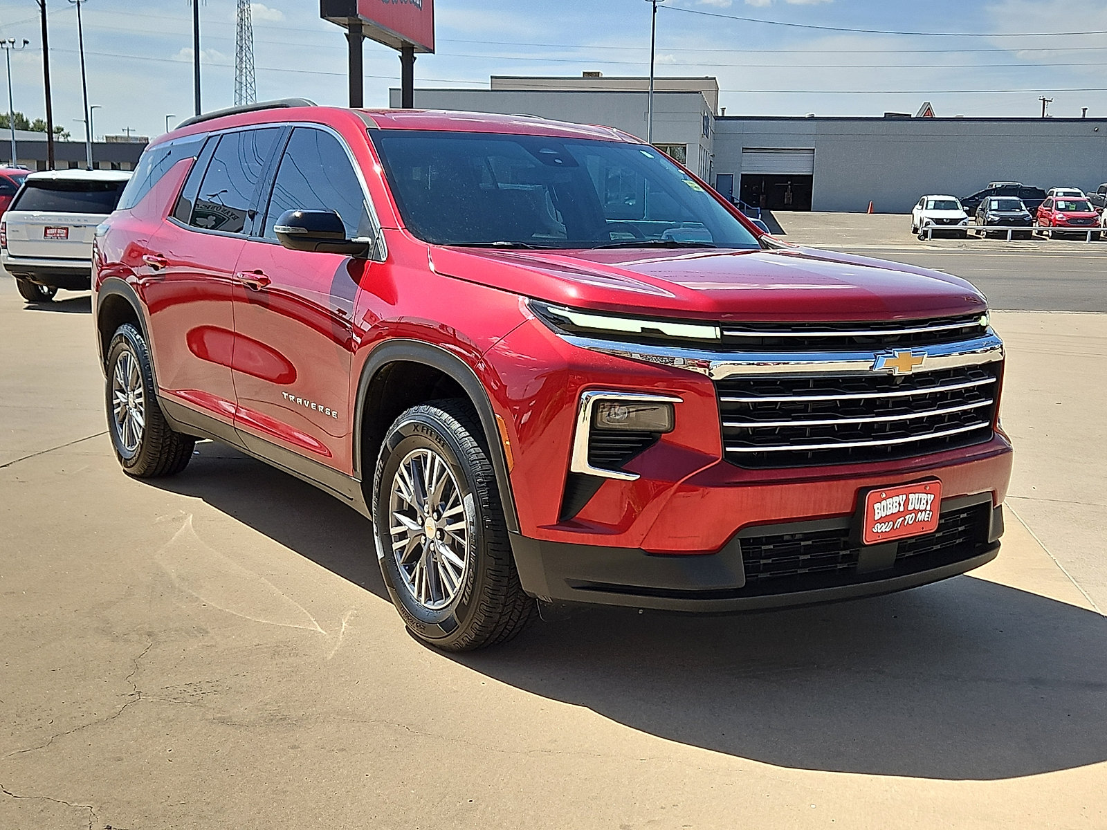 Used 2025 Chevrolet Traverse LT FWD image 4