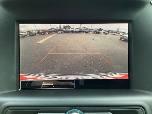 Used 2024 GMC Terrain SLE w/ Elevation Edition image 19