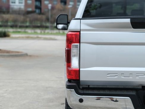 Used 2018 Ford F250 Lariat w/ Lariat Ultimate Package AWD/4WD image 19