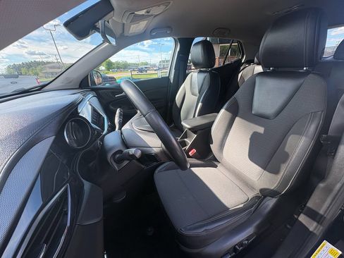 Used 2021 Buick Encore GX Select w/ Sport Touring Package FWD image 21