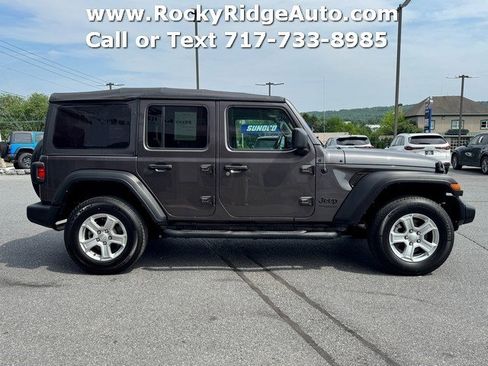 Used 2022 Jeep Wrangler Unlimited Sport AWD/4WD image 8