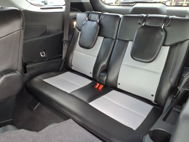 Certified 2024 Ford Explorer XLT w/ Equipment Group 202A AWD/4WD image 9