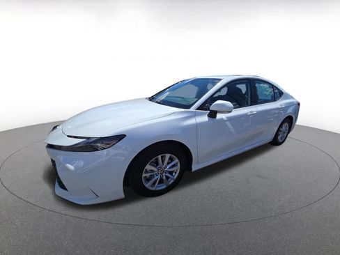 Used 2025 Toyota Camry LE FWD image 8