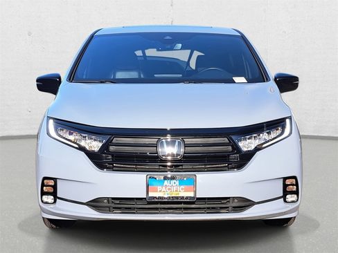 Used 2024 Honda Odyssey Sport image 2