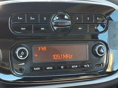 Used 2016 smart fortwo Proxy image 17