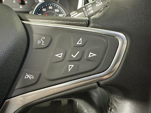 Used 2019 Chevrolet Equinox LT FWD image 12