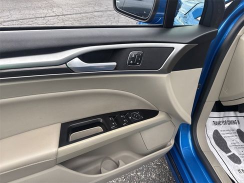 Used 2019 Ford Fusion SEL image 29