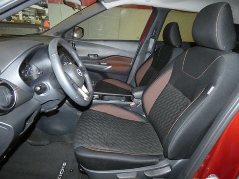 Used 2023 Nissan Kicks SR image 9