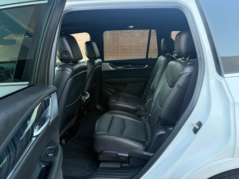 Used 2023 Cadillac XT6 Premium Luxury w/ Technology Package AWD/4WD image 12