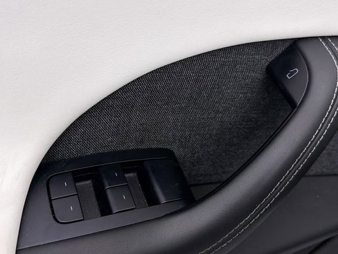 Used 2022 Tesla Model X Plaid image 20