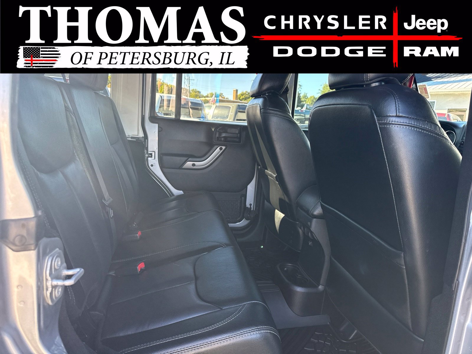 Used 2018 Jeep Wrangler Unlimited Sahara w/ Dual Top Group AWD/4WD image 24