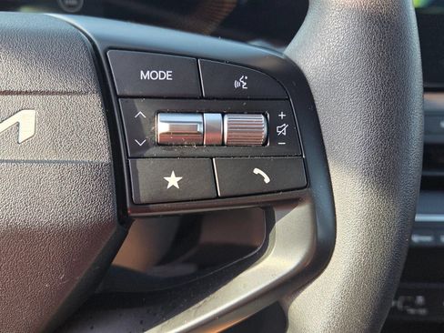 Used 2025 Kia K4 FWD image 26