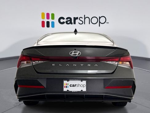 Used 2025 Hyundai Elantra Sport FWD image 4