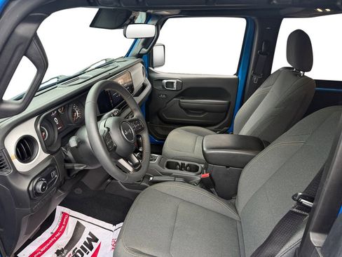 Used 2024 Jeep Wrangler Sport S image 10