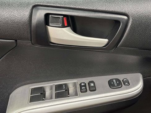 Used 2013 Toyota Camry SE w/ Convenience Pkg image 28