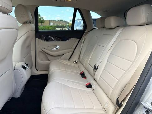 Used 2022 Mercedes-Benz GLC 300 4MATIC image 28