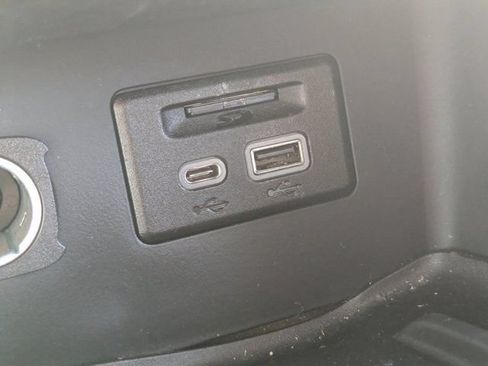 Used 2020 GMC Acadia Denali w/ Technology Package FWD image 19