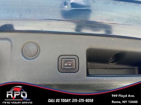Used 2020 Chevrolet Equinox LT AWD/4WD image 29