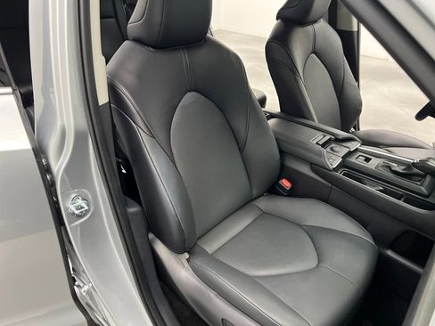 Used 2025 Toyota Grand Highlander AWD image 25