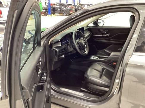 Used 2023 Lincoln Corsair AWD image 9