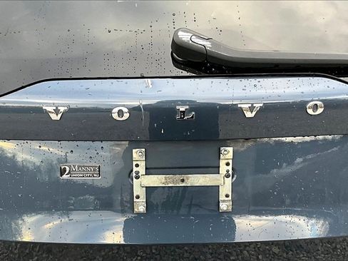 Used 2021 Volvo XC90 T5 Momentum w/ Protection Package Premier image 7