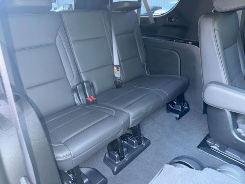 Used 2024 GMC Yukon XL Denali RWD image 30