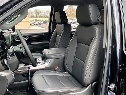 Used 2024 Chevrolet Silverado 2500 LTZ w/ LTZ Convenience Package image 22