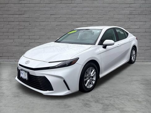 Used 2025 Toyota Camry LE FWD image 3