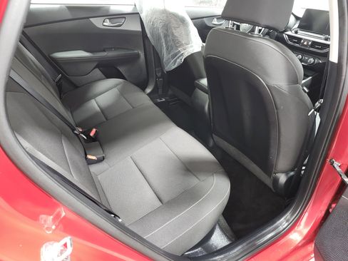 Used 2020 Kia Forte LXS FWD image 19
