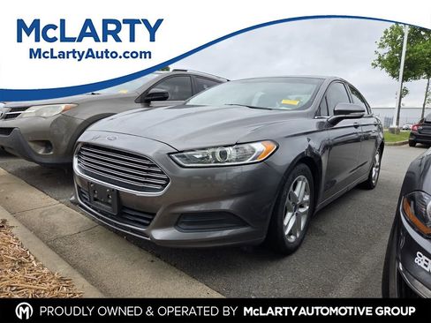 Used 2014 Ford Fusion SE FWD image 1
