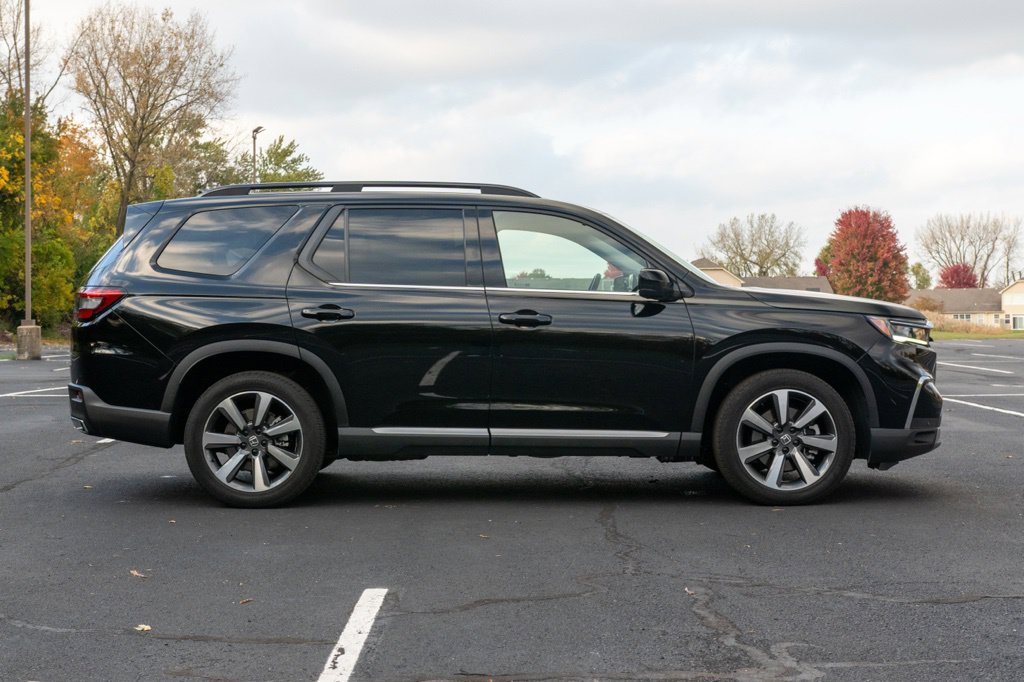 Used 2024 Honda Pilot Elite image 11