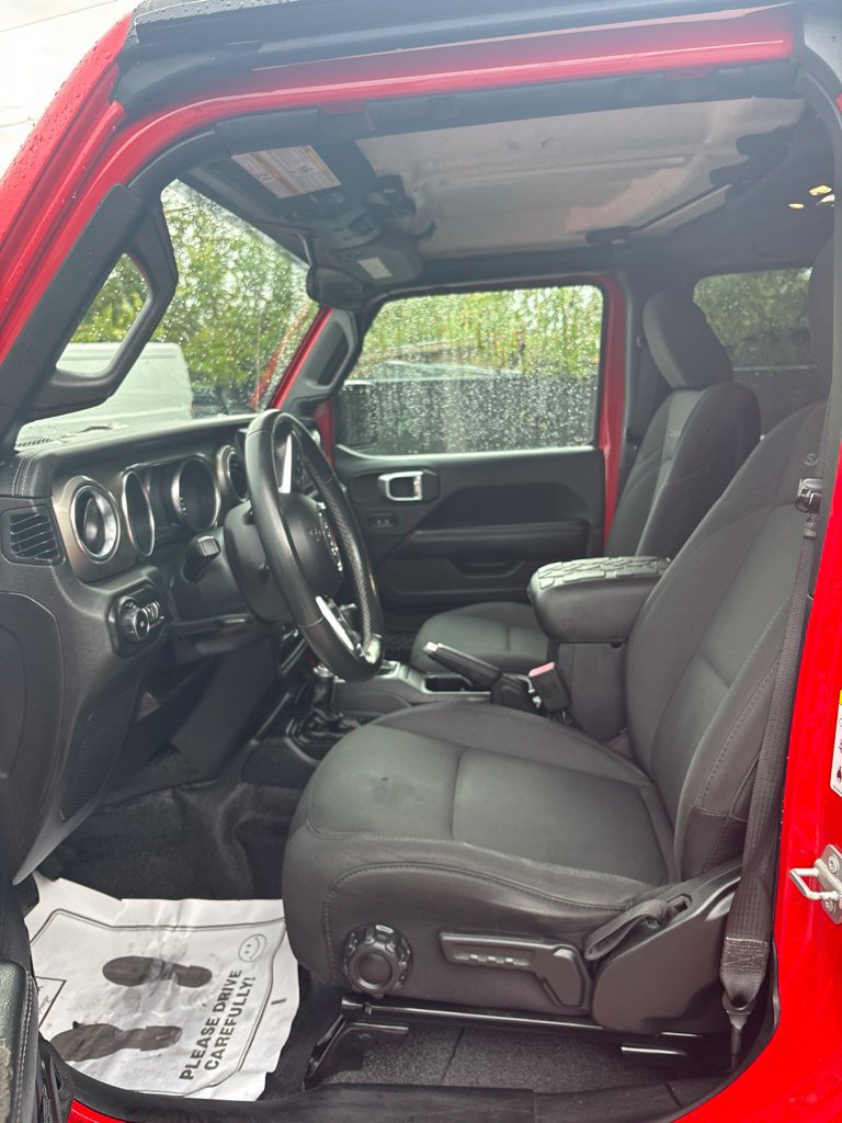 Used 2019 Jeep Wrangler Unlimited Sahara AWD/4WD image 12