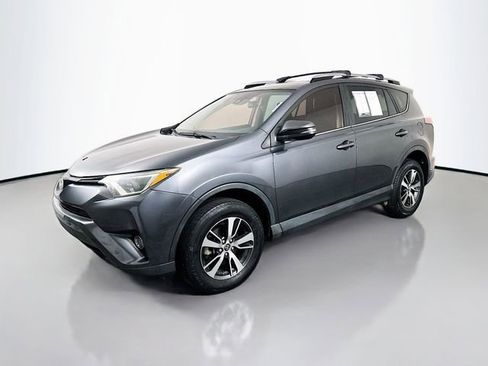 Used 2018 Toyota RAV4 XLE image 3