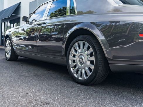 Used 2004 Rolls-Royce Phantom Sedan RWD image 8
