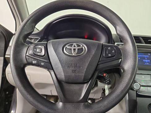 Used 2015 Toyota Camry LE image 20