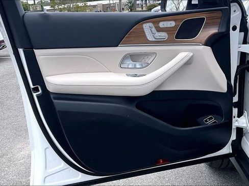 New 2025 Mercedes-Benz GLE 450e 4MATIC image 13