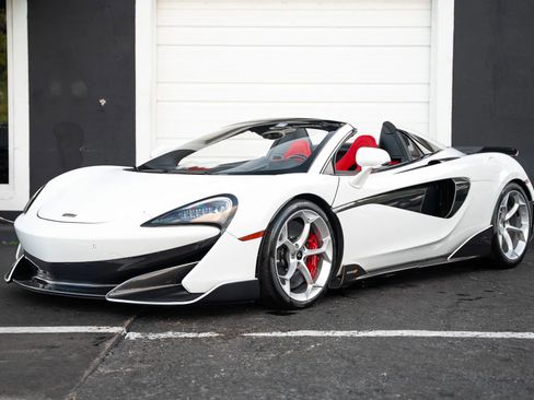 Used 2020 McLaren 600LT Spider RWD image 3