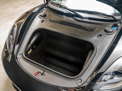 Certified 2018 Porsche 718 Cayman RWD image 31