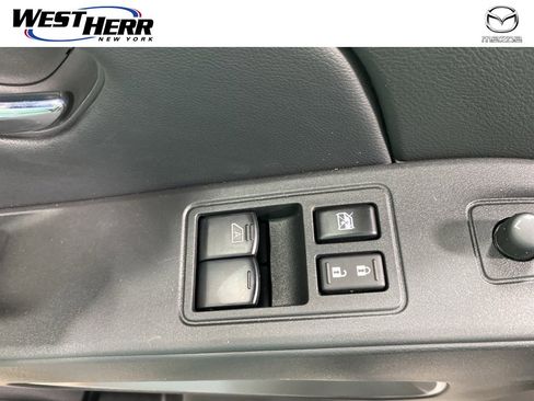 Used 2025 Nissan Frontier SV image 16
