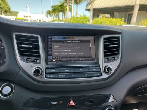 Used 2018 Hyundai Tucson Limited w/ Cargo Package FWD image 24