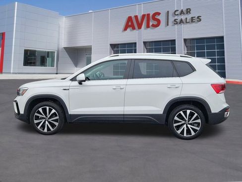 Used 2024 Volkswagen Taos SE image 10