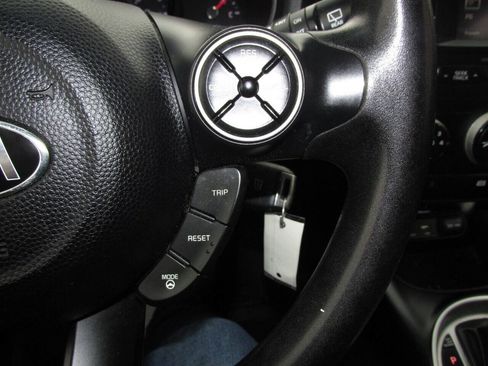 Used 2015 Kia Soul FWD image 59