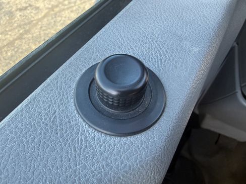 Used 2010 Ford E-250 and Econoline 250 image 22