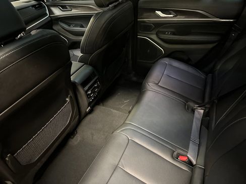 New 2026 Jeep Grand Cherokee Limited image 11