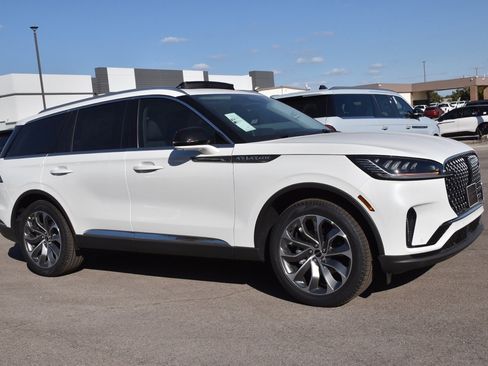 New 2026 Lincoln Aviator 2WD image 4