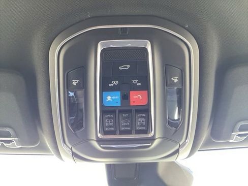 New 2026 Jeep Grand Cherokee L Limited w/ Limited Altitude Package AWD/4WD image 33
