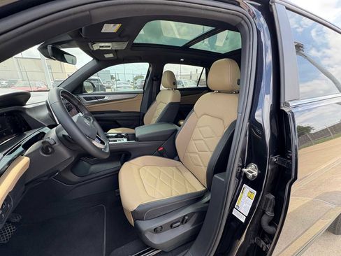 Used 2024 Volkswagen Atlas Cross Sport SE image 15